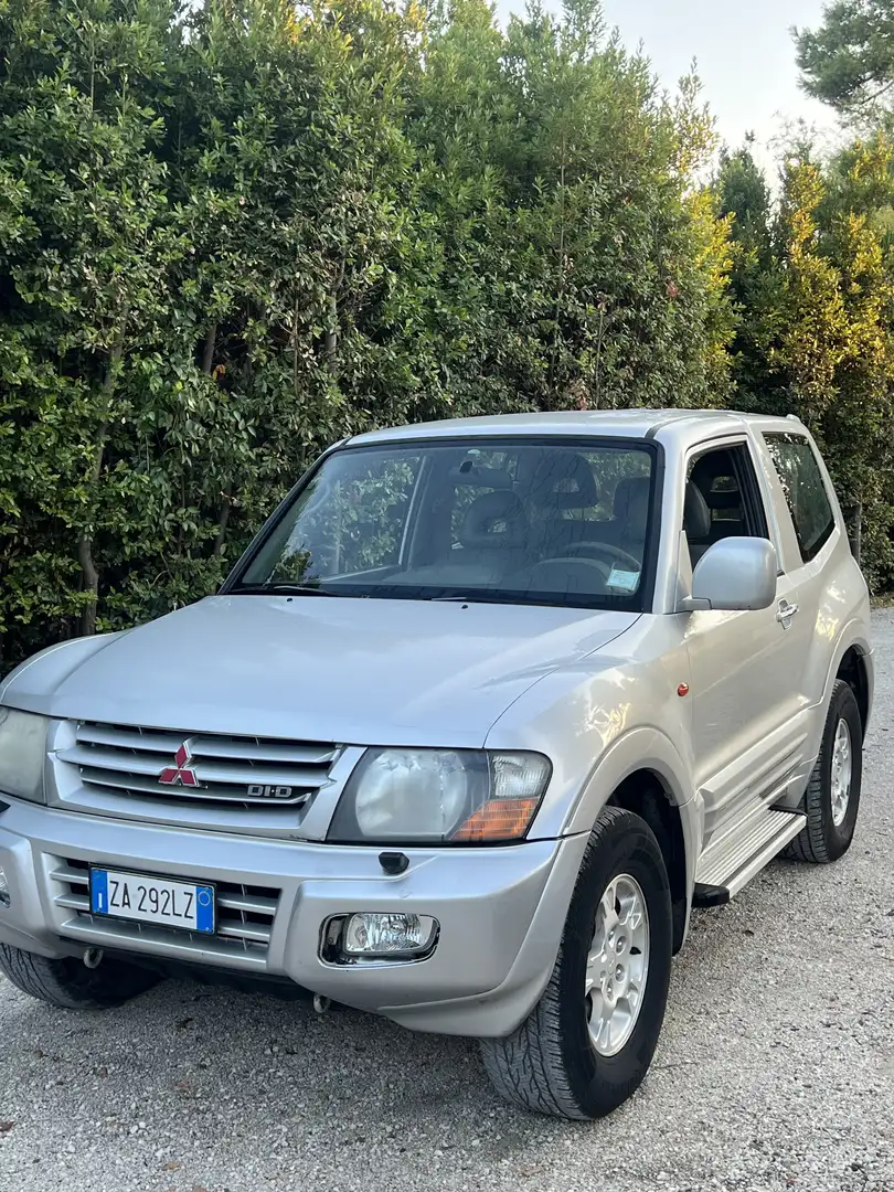 Mitsubishi Pajero Pajero III 20003p 3.2 tdi 16v di-d GLS-2 Stříbrná - 1