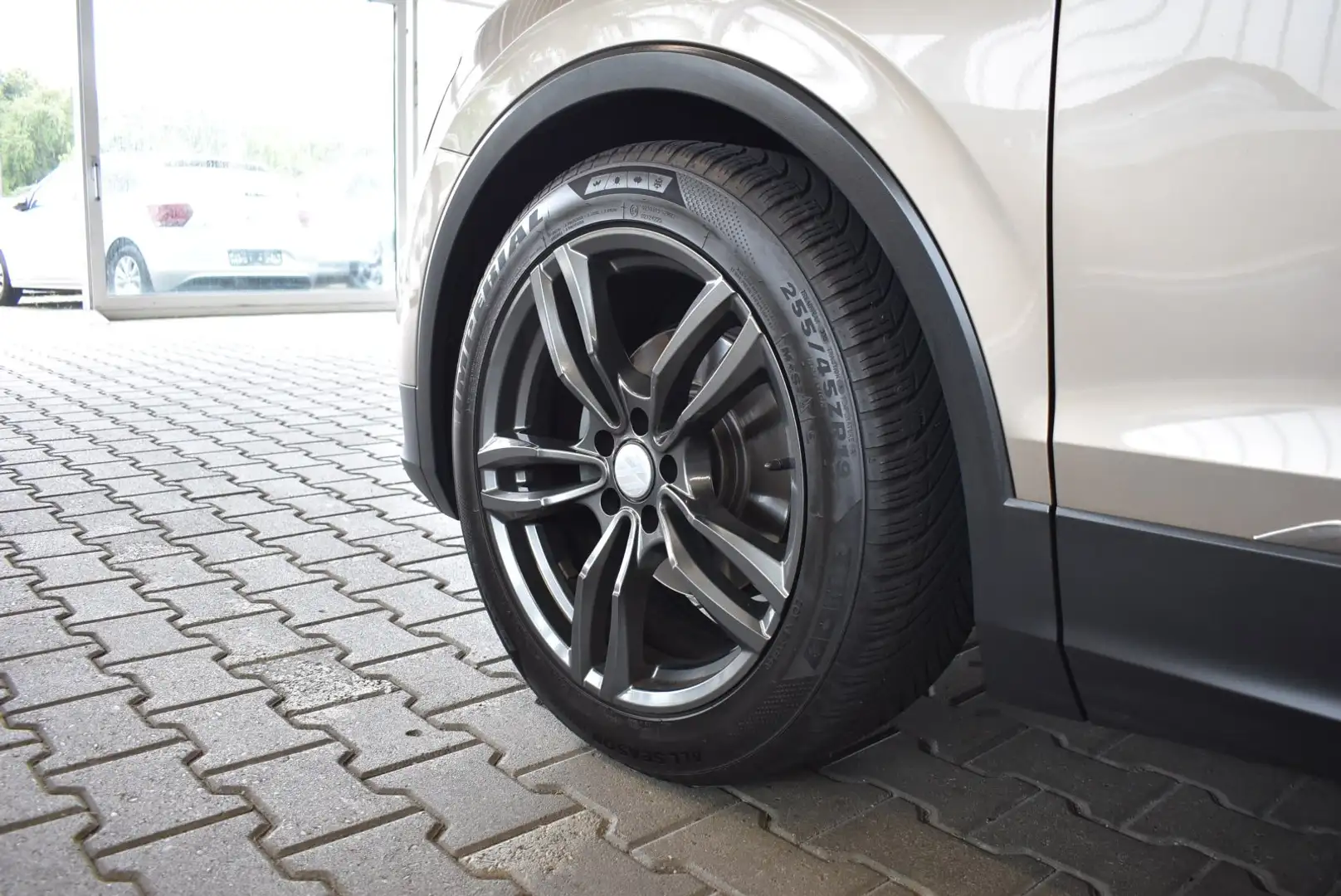 Volkswagen Tiguan 1.4 TSI DSG Comfortline Navi LED APP Beige - 2