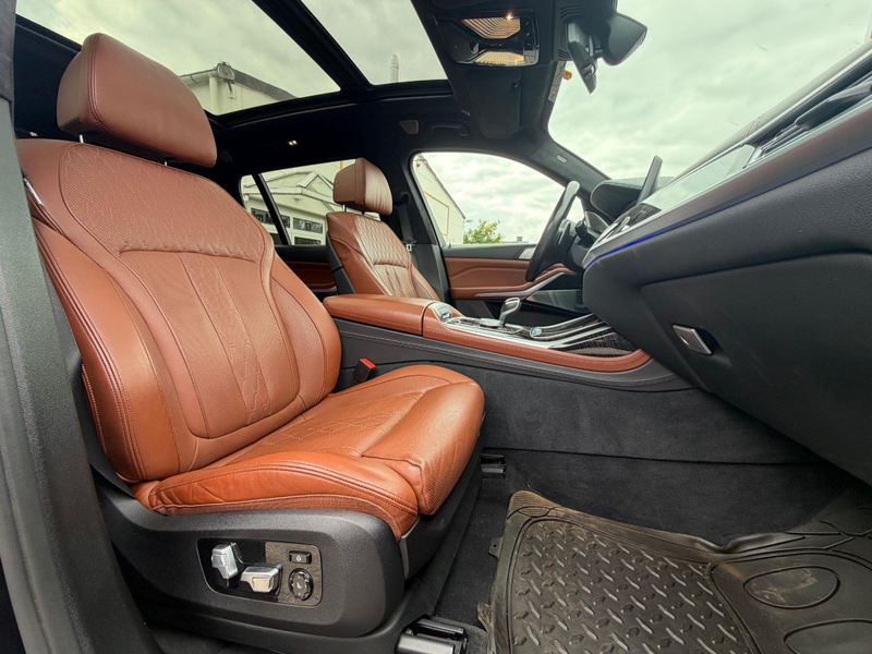 BMW X7 xDrive40i HeadUp, Gestik, Massage, Laser Voll — photo 11