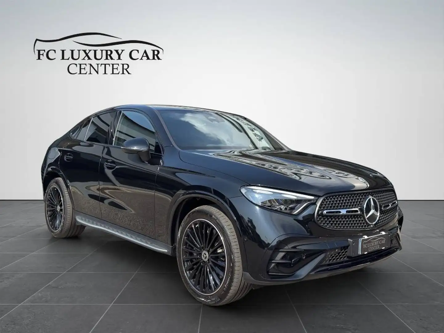 Mercedes-Benz GLC 220 D AMG Line Premium 4matic Coupe Zwart - 1