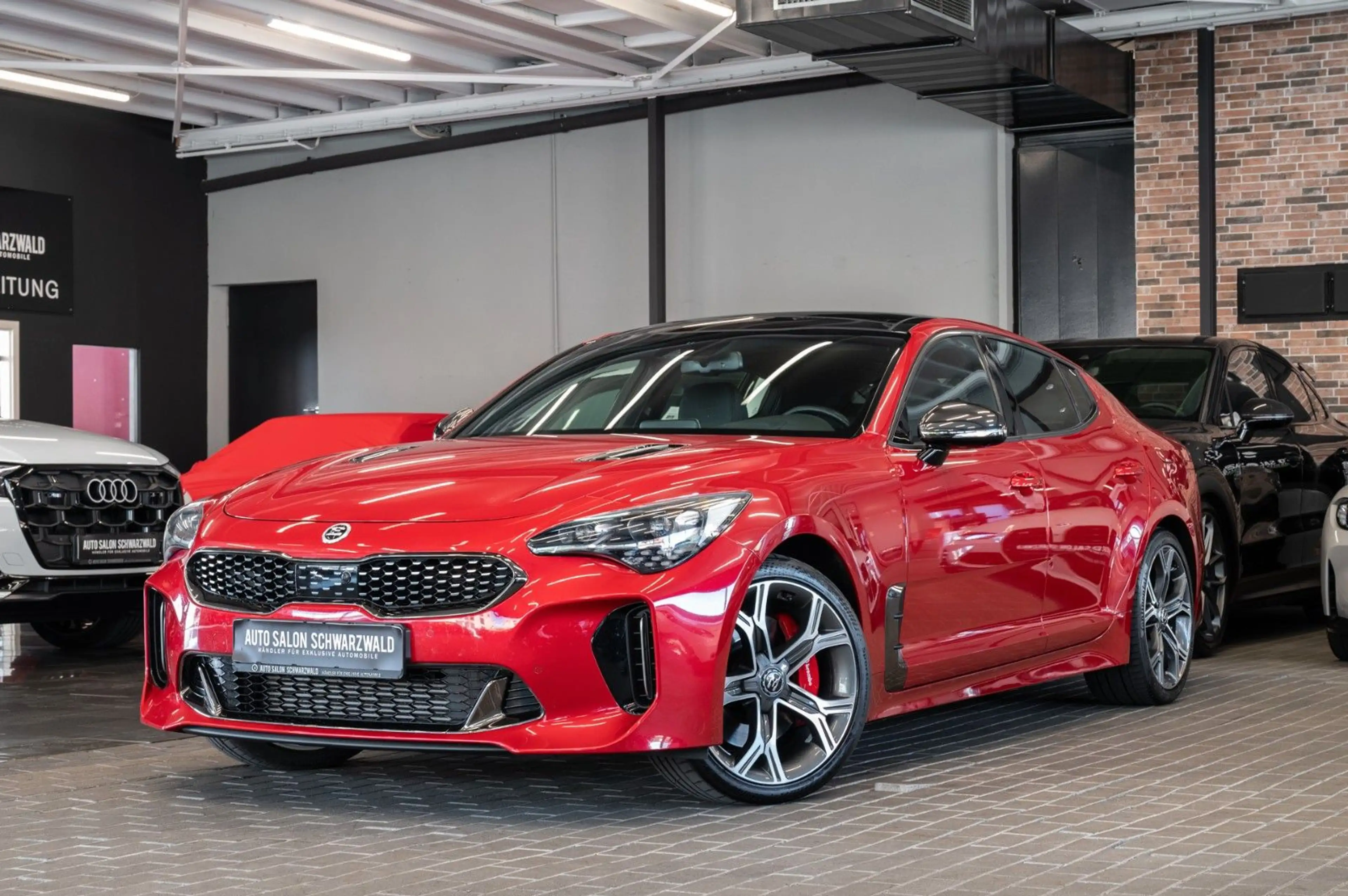 Kia Stinger GT 3.3 V6 4WD|HEAD-UP|PANO|H&K|BREMBO