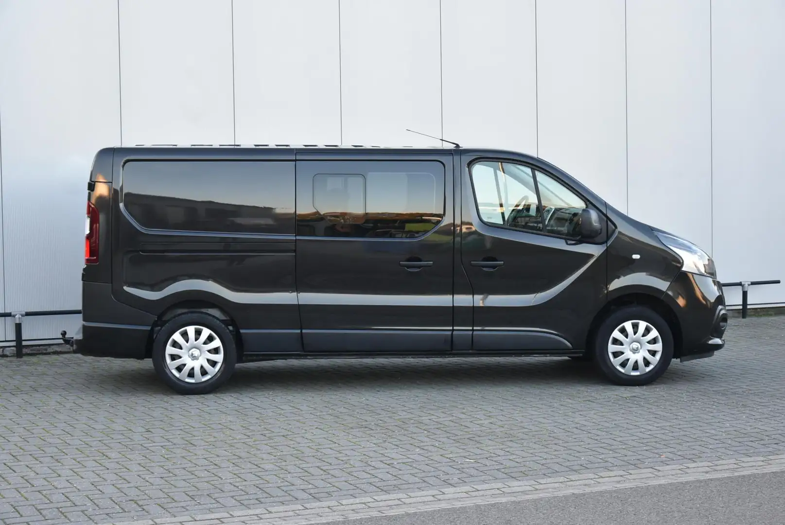 Renault Trafic bestel 1.6 dCi T29 L2H1 DC Comfort Energy Noir - 2