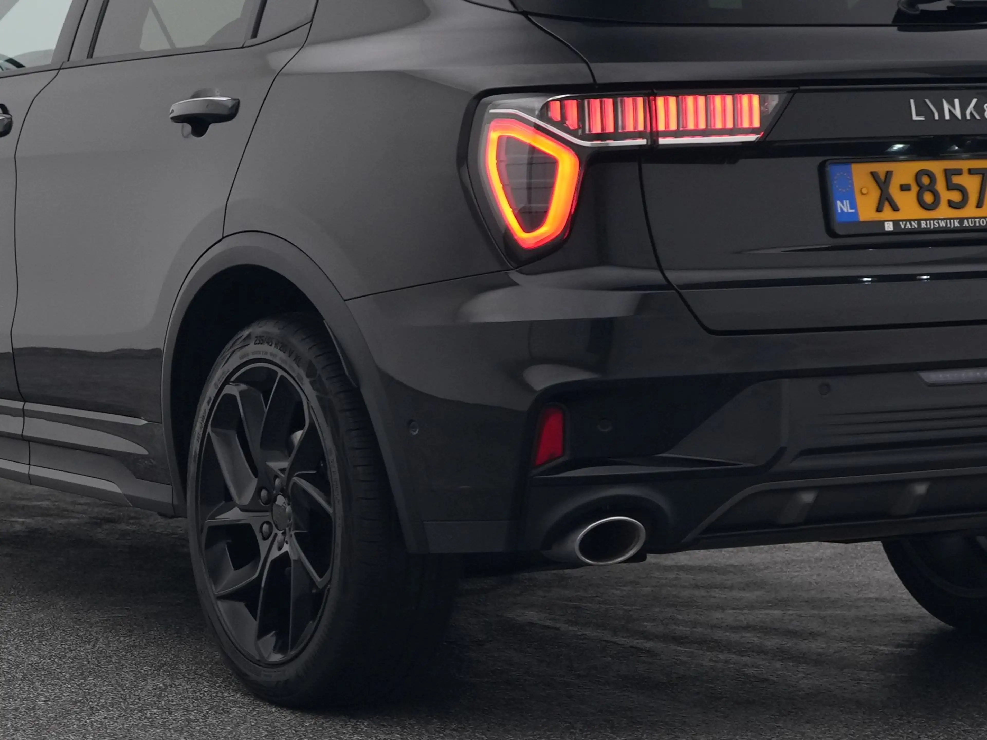 Lynk & Co 01 1.5 Plug-in Hybrid | 360° | BLACK | ZWARTE HEMEL | — photo 18
