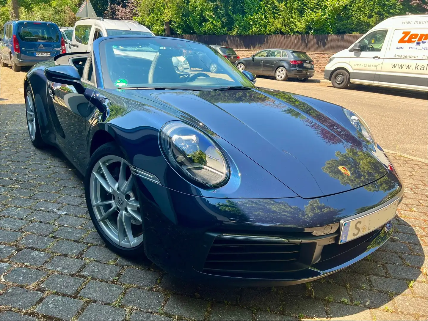 Porsche 992 911 Carrera Cabriolet PDK Blau - 2