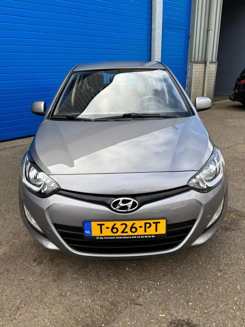 Hyundai i20 1.2i Business Edition Gris - 2