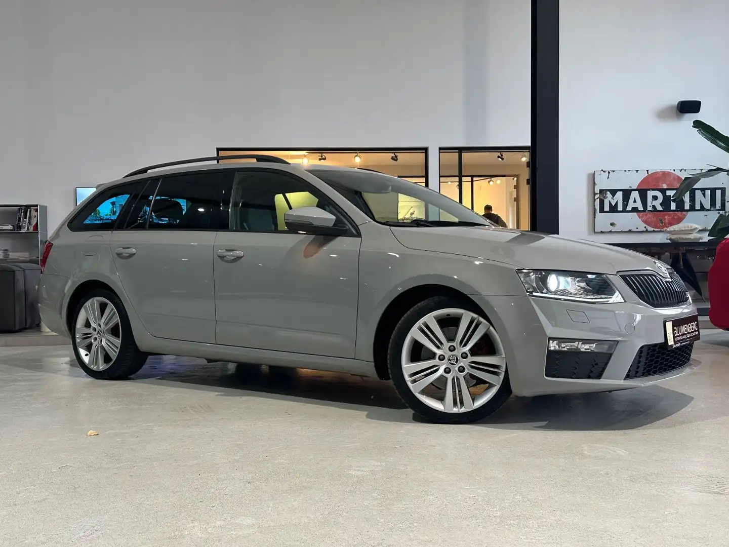 Skoda Octavia 2.0 TDI Combi RS *Navi,Smartlink,Tempo* Grau - 2