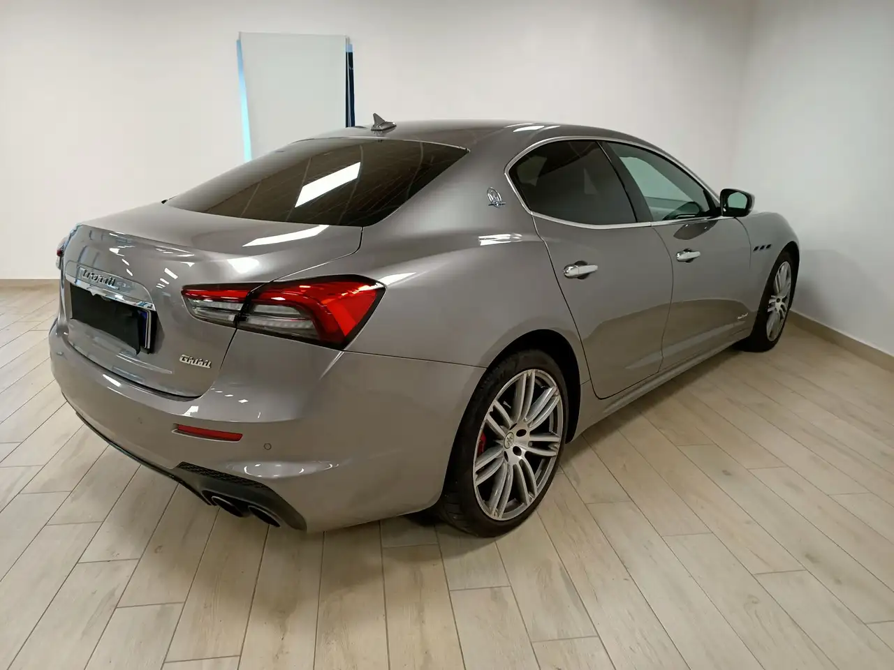 Maserati Ghibli 2021 — фото 6