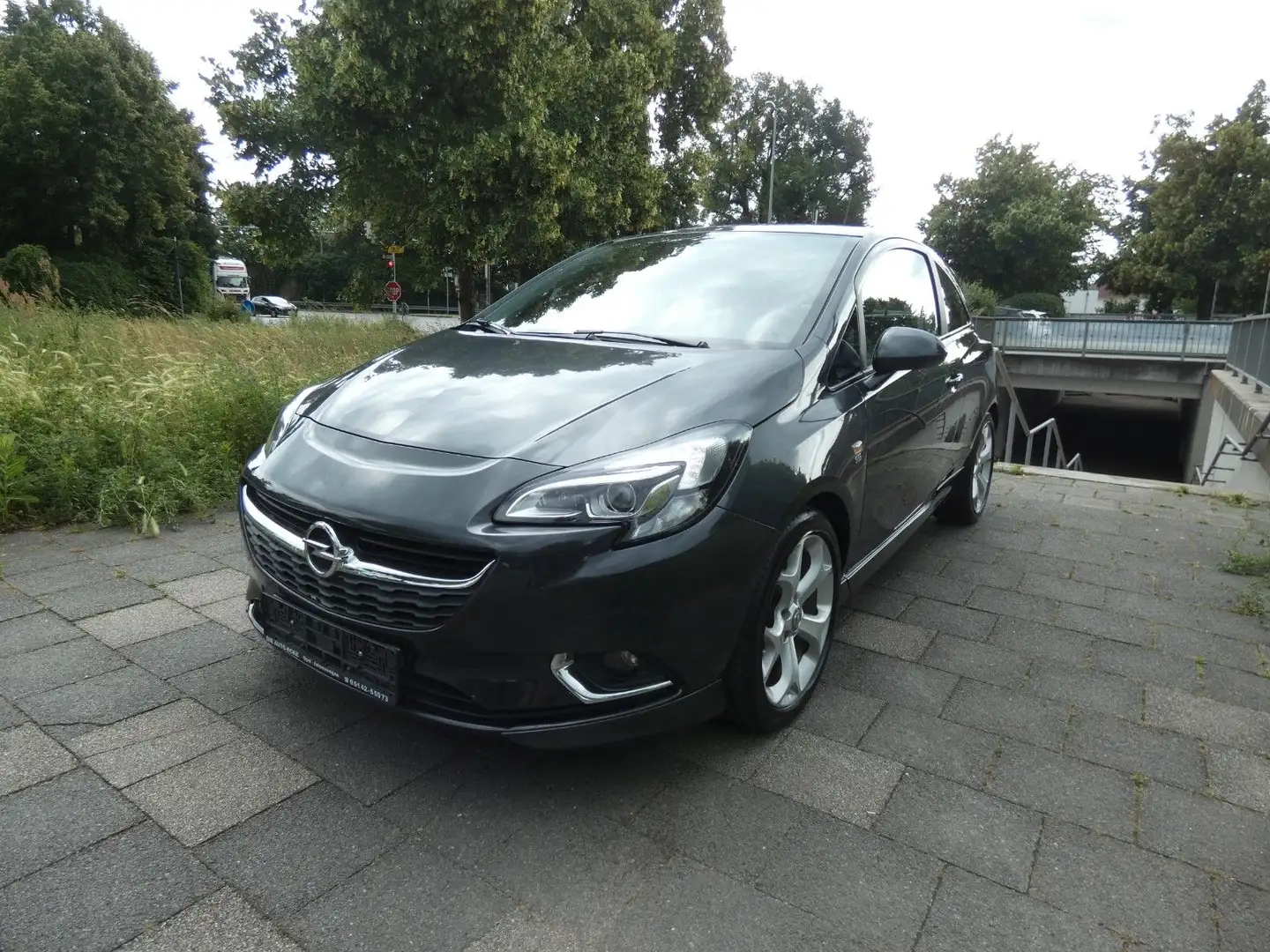 Opel Corsa E 1.4 Turbo Innovation ecoFlex Grau - 2