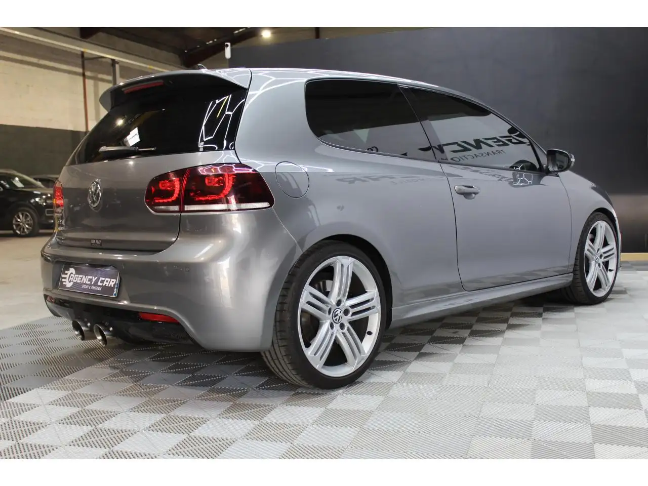 Volkswagen Golf R — photo 4