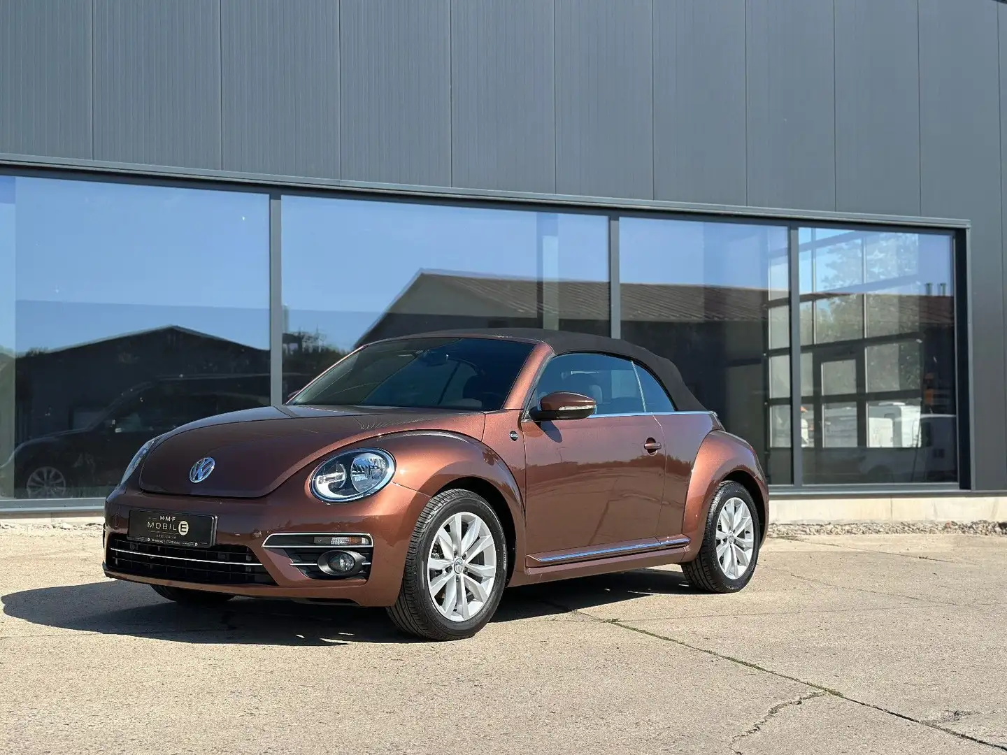 Volkswagen Beetle Cabriolet Design and Sound TOP ZUSTAND Braun - 1