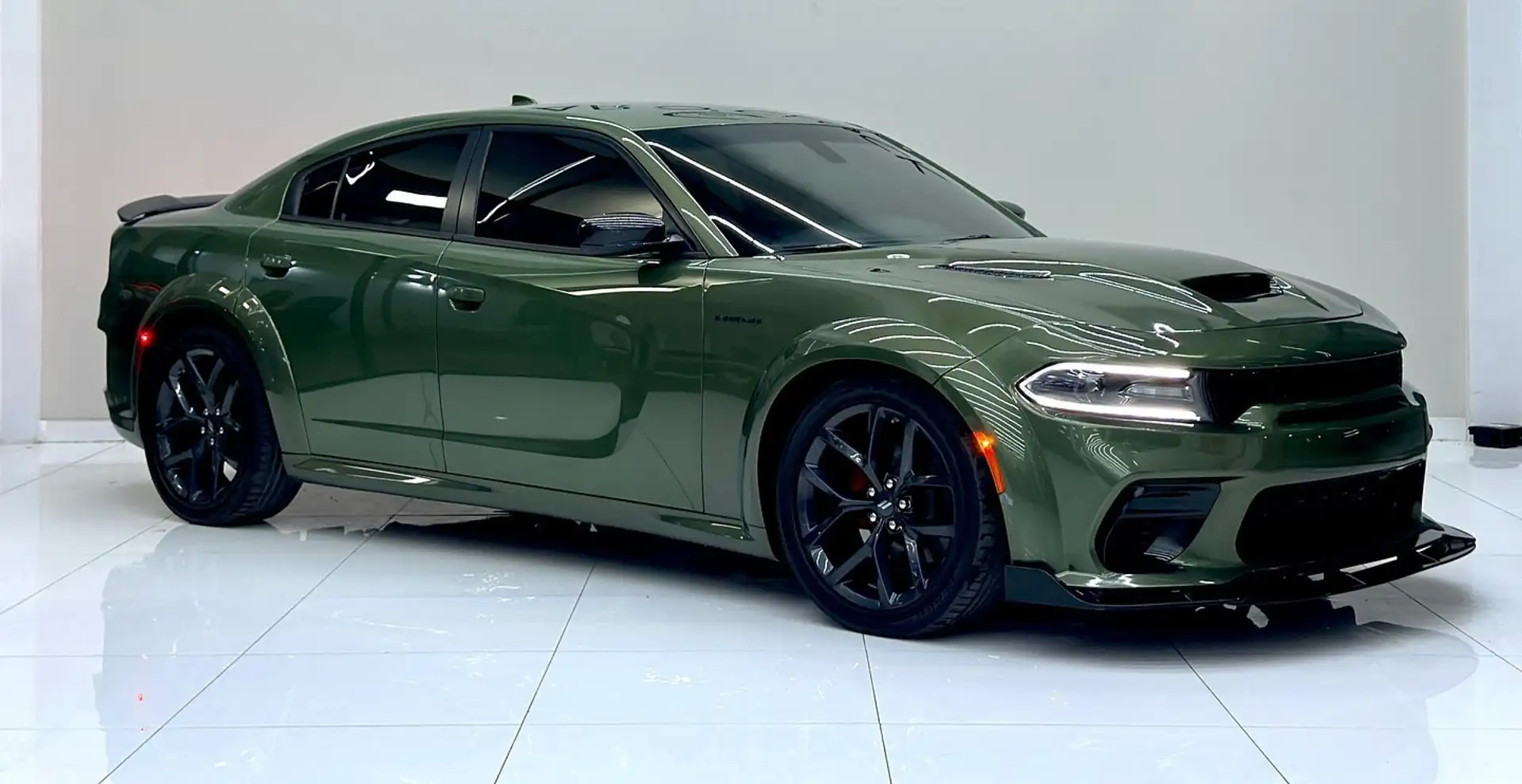 Dodge Charger R/T Verde - 2