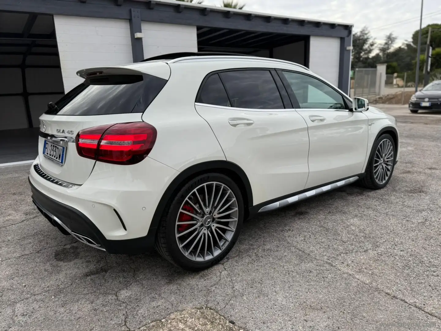Mercedes-Benz GLA 45 AMG GLA 45 AMG 4Matic Wit - 2