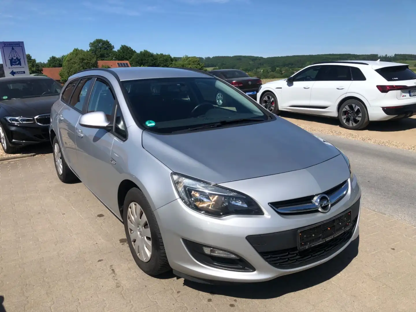 Opel Astra J Sports Tourer Edition Plateado - 2