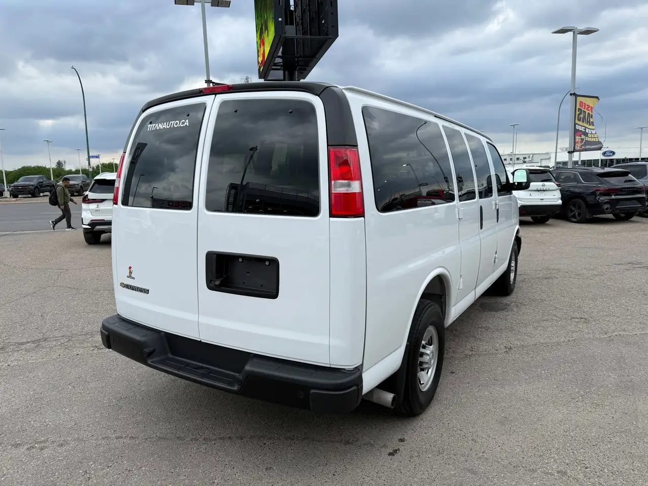 Chevrolet Express Passenger снимка Chevrolet Express Passenger