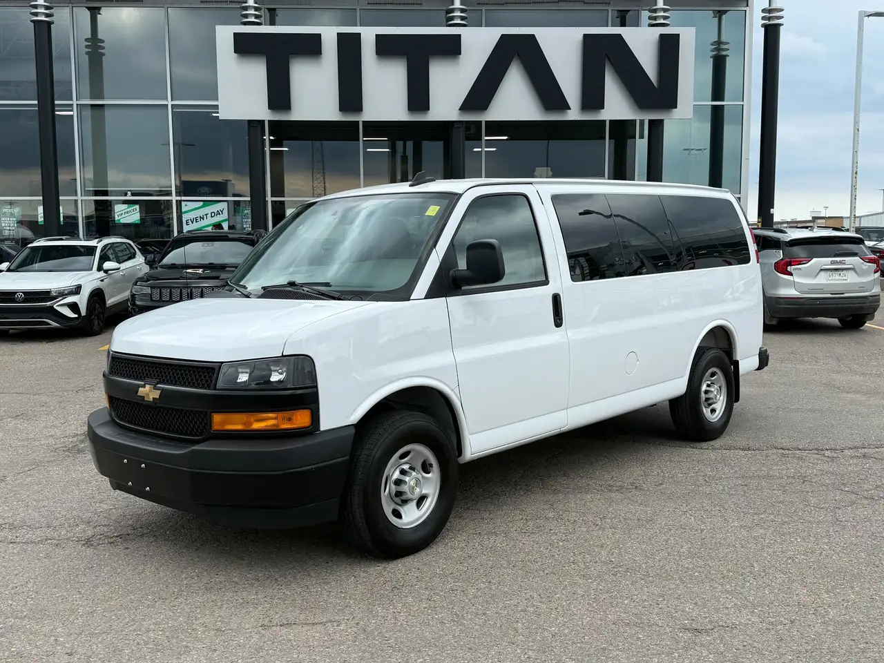 Chevrolet Express Passenger снимка Chevrolet Express Passenger
