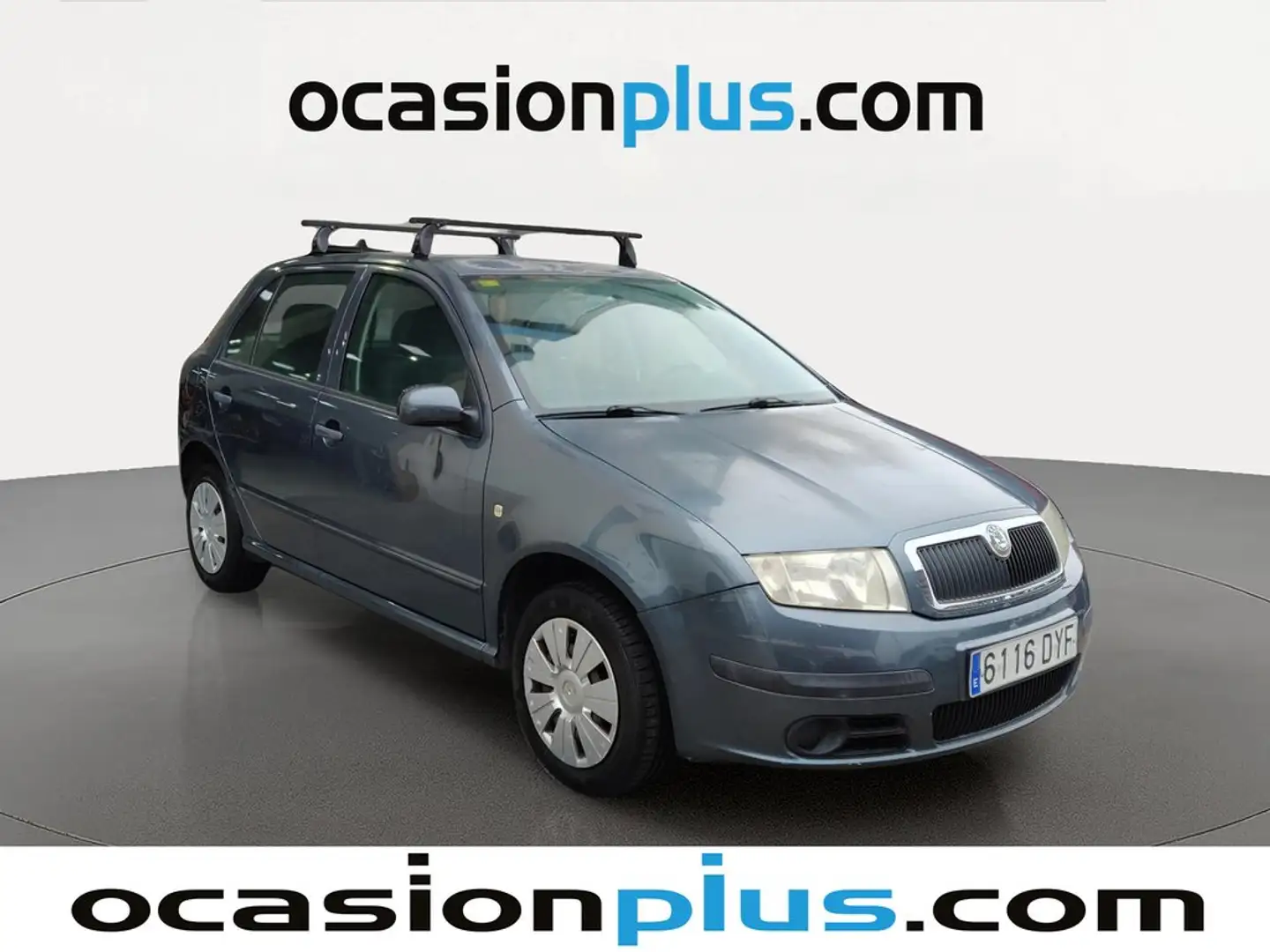 Skoda Fabia 1.2 Young 64 Gris - 2