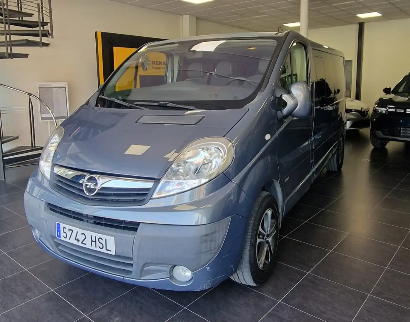 Opel Vivaro Com6 2.0CDTi 29 L2 Total Acrist. 114 E5 Gris - 1