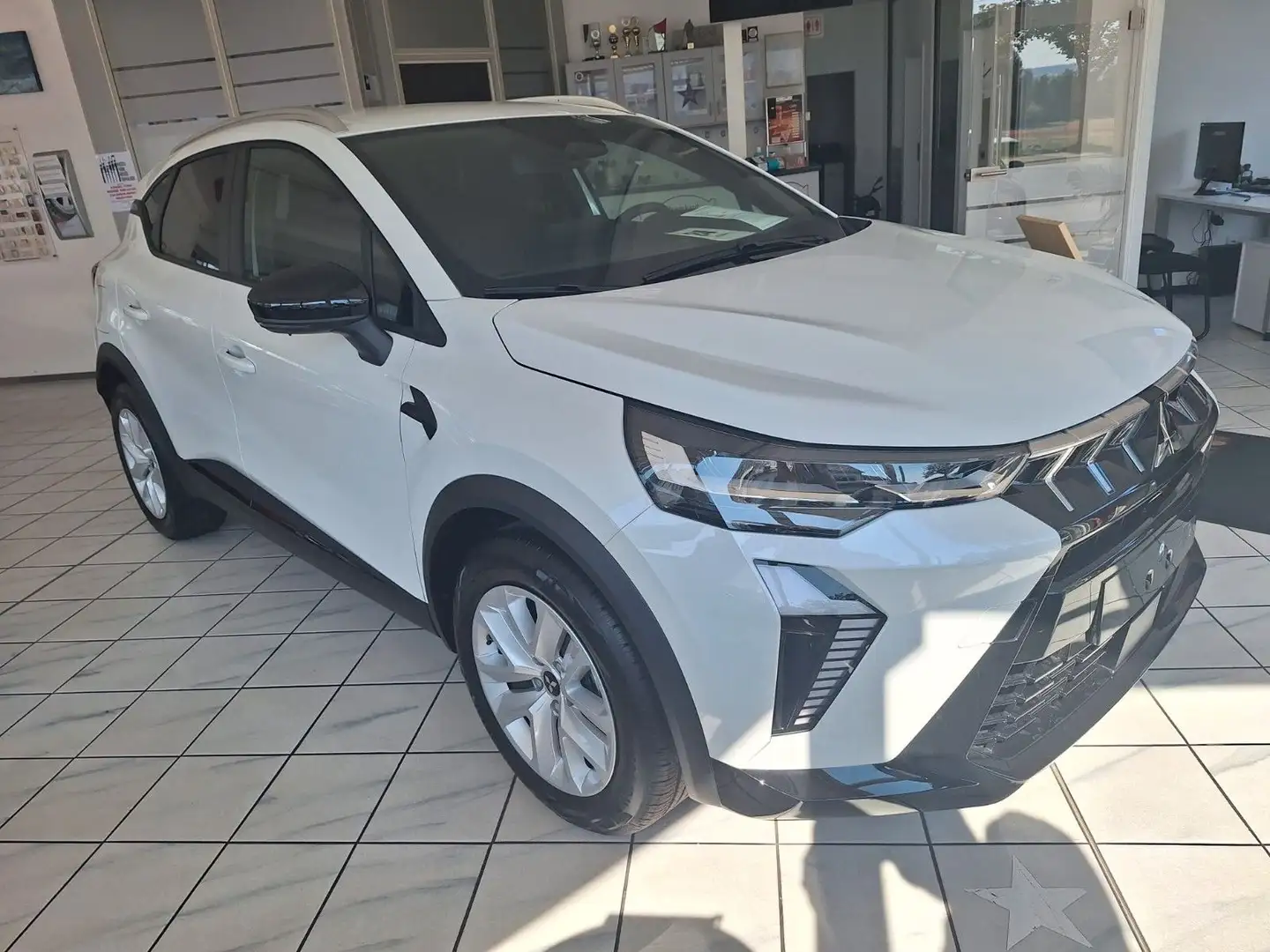 Mitsubishi ASX 1.3 T-Benziner Plus DCT Bílá - 2