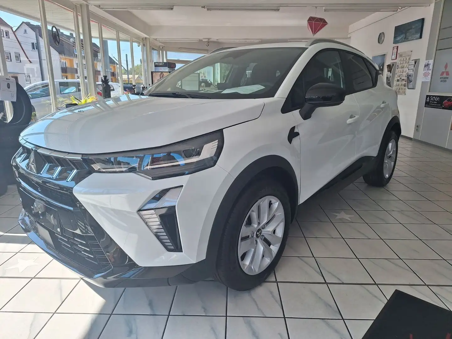 Mitsubishi ASX 1.3 T-Benziner Plus DCT Bílá - 1