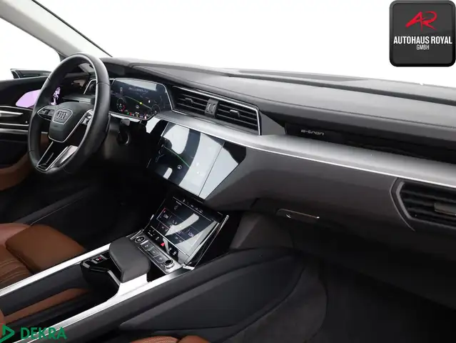 Audi Q8 E-Tron view 10
