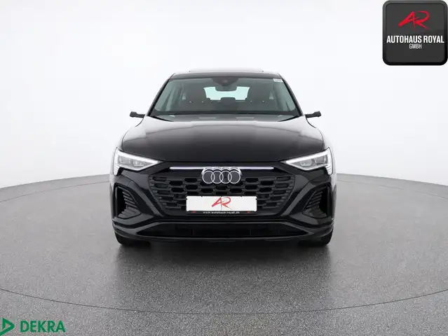 Audi Q8 E-Tron view 8