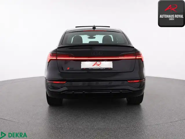 Audi Q8 E-Tron view 4