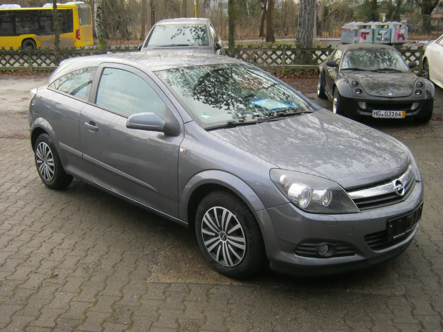 Opel Astra GTC 2.Hand/Klimaautomat//Navi/SR/WR/TOP !! Schwarz - 1