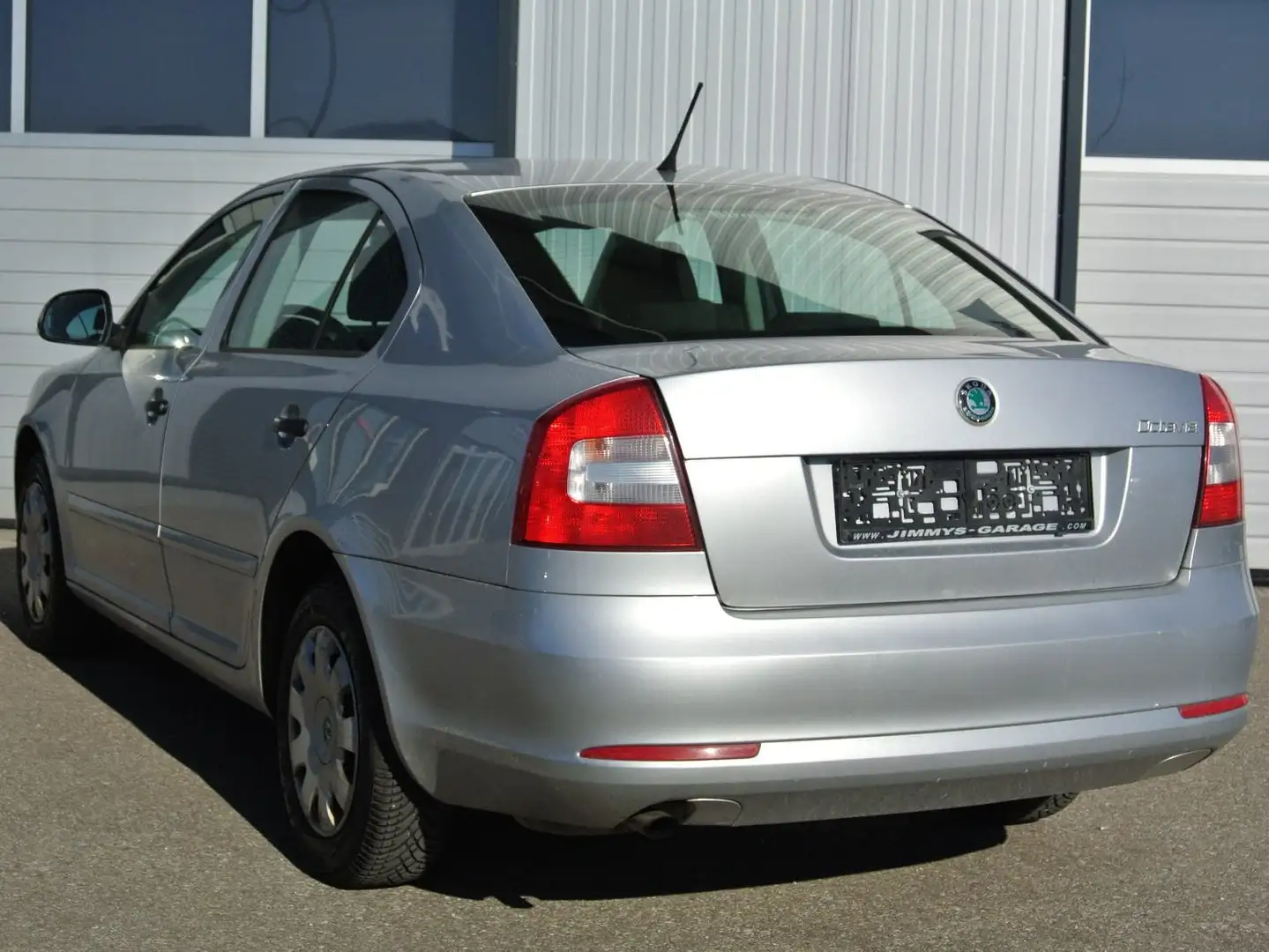 Skoda Octavia 1.4i Active 5trg ** KLIMA * Grau - 2