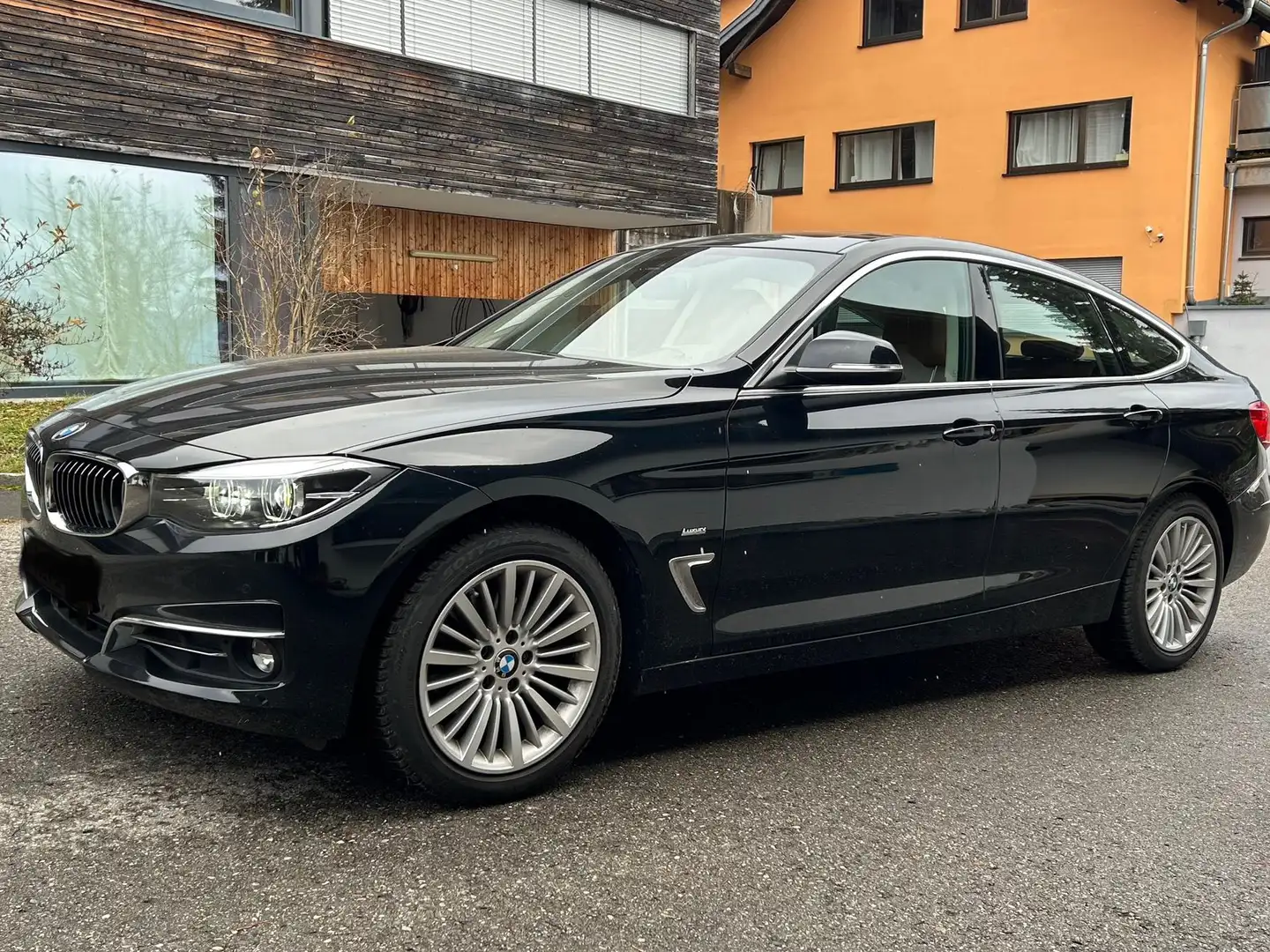 BMW 320 320d xDrive Gran Turismo Luxury Line Schwarz - 2