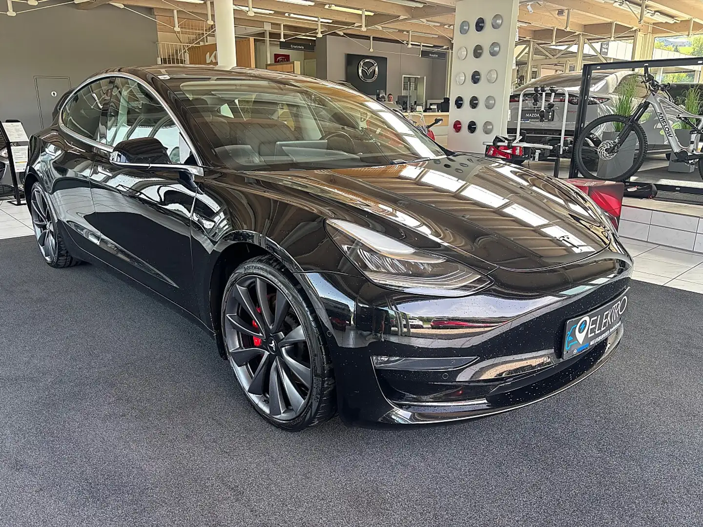 Tesla Model 3 Performance AWD Schwarz - 2