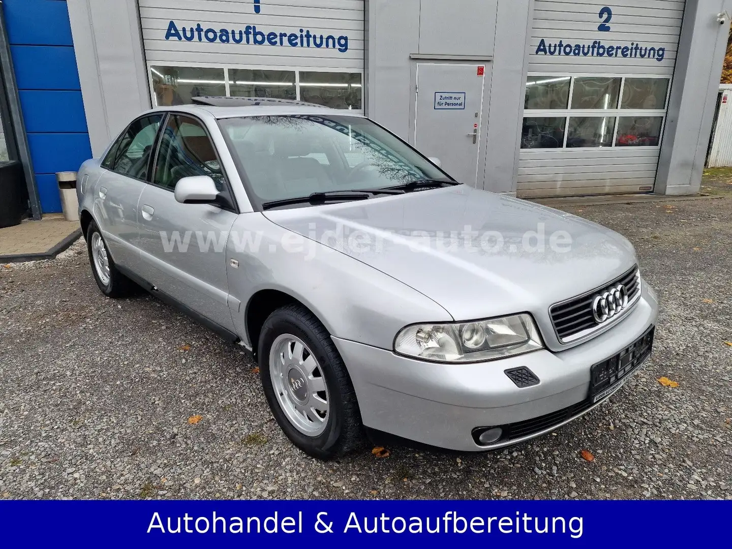 Audi A4 Limousine 1.8 5V Automatik *2.HAND*TÜV:NEU* Grau - 2