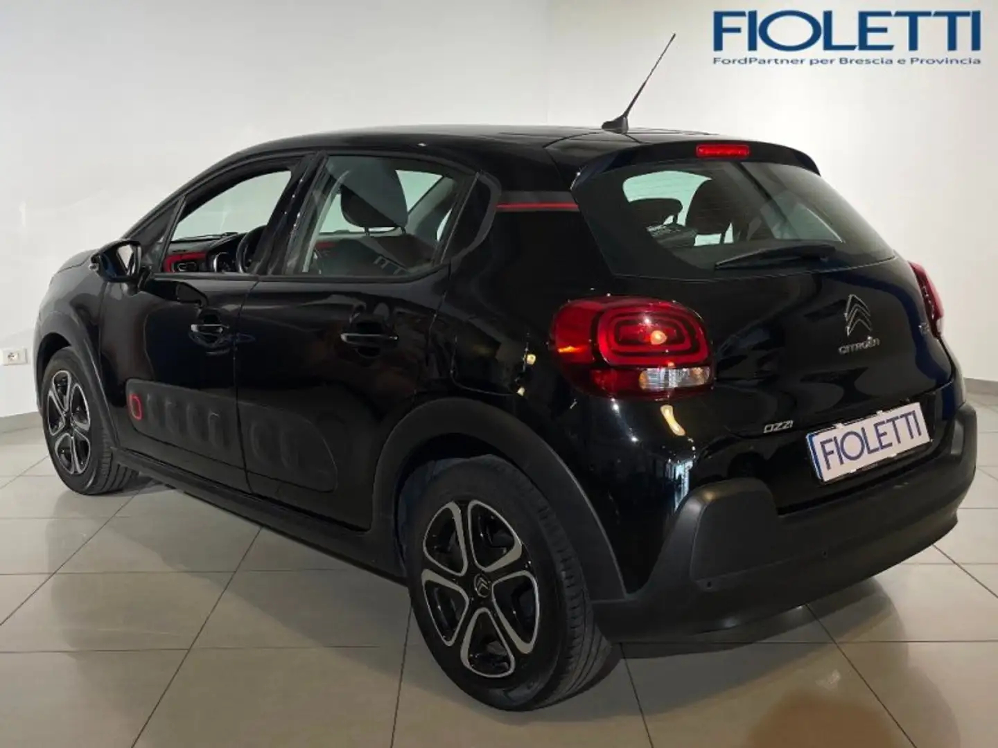 Citroen C3 3ª SERIE PURETECH 82 S&S SHINE Zwart - 2