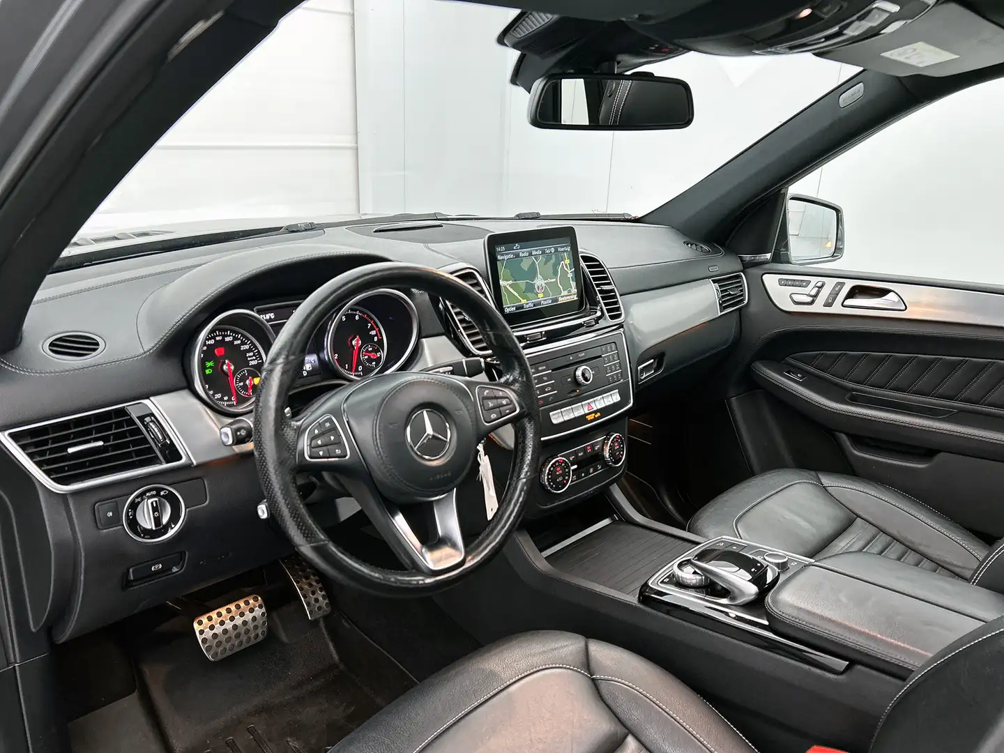 Mercedes-Benz GLS 400 4MATIC AMG Pano, Distronic, Memory Grijs - 2