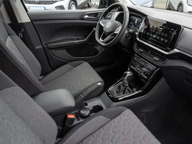 Volkswagen T-Cross view 8