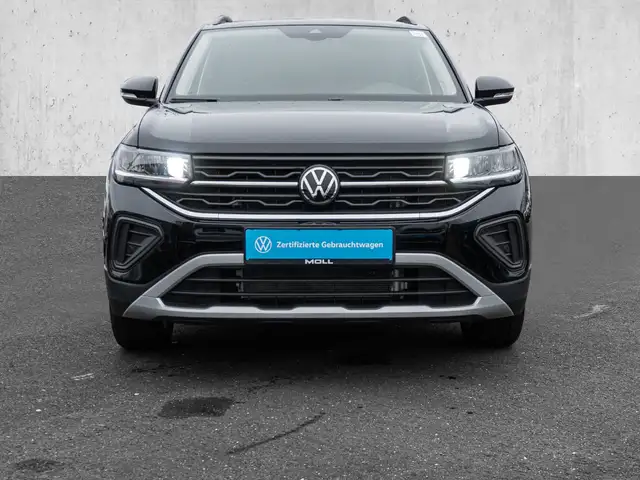 Volkswagen T-Cross view 3