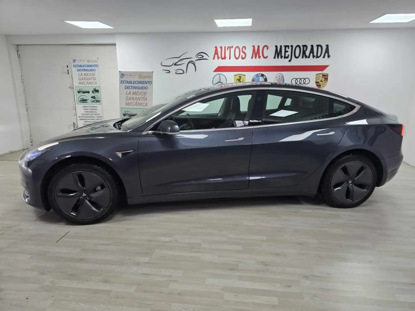 Tesla Model 3 Standard RWD Plus Gris - 2