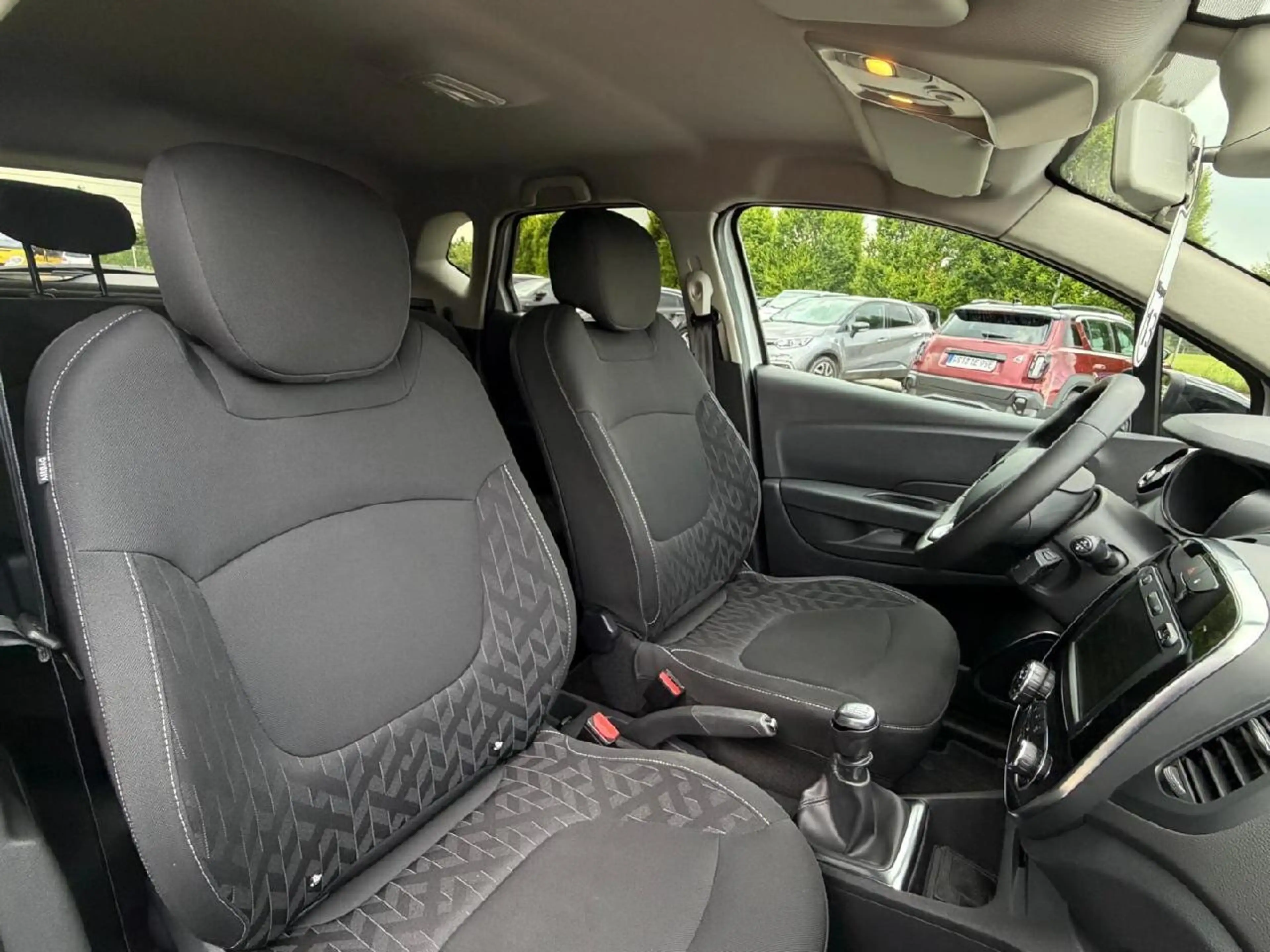 Renault Captur TCe 130 Limited — photo 10