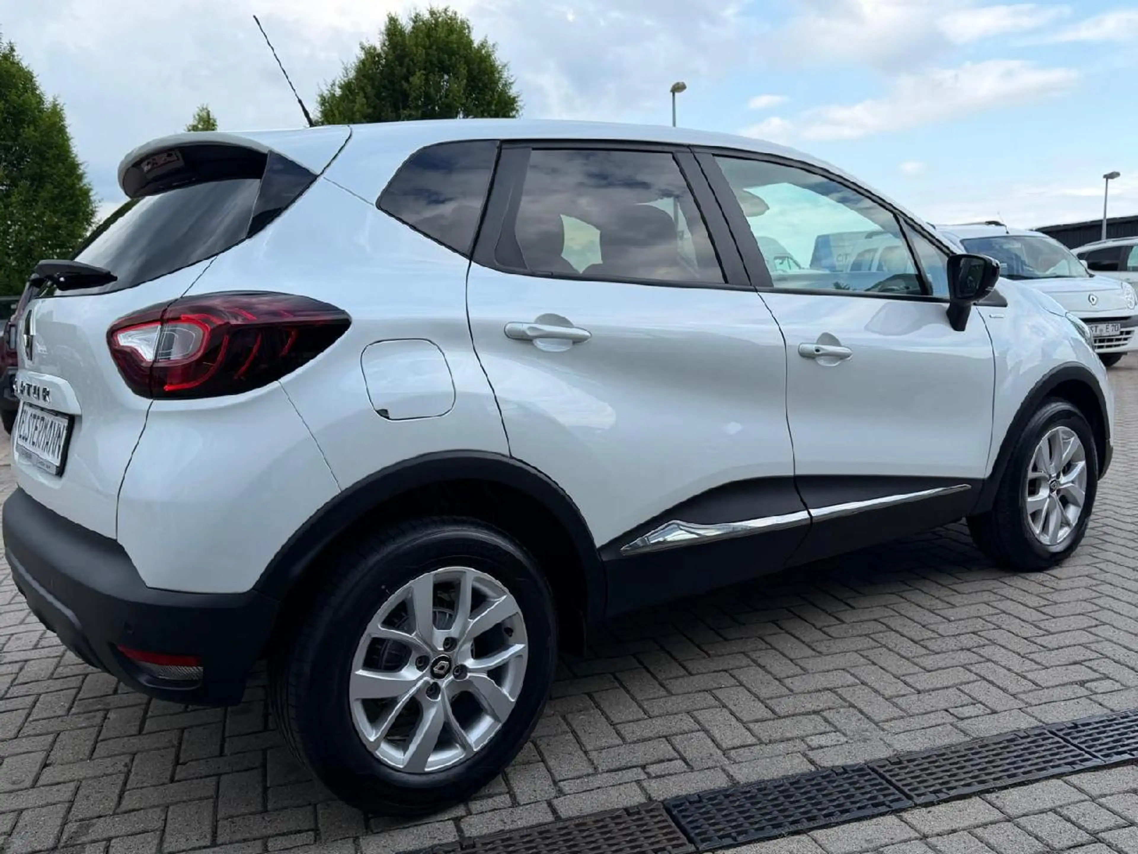Renault Captur TCe 130 Limited — photo 4