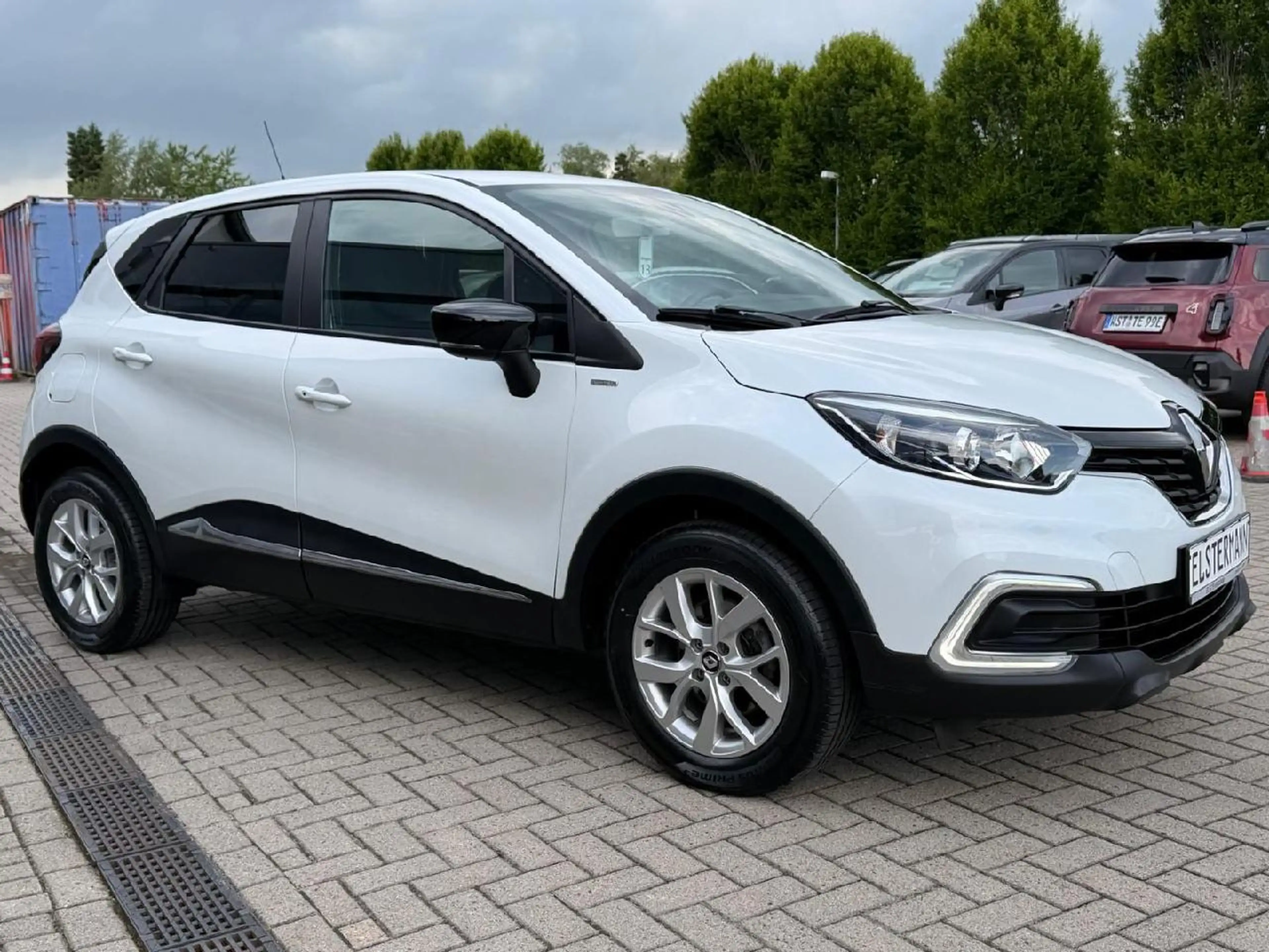 Renault Captur TCe 130 Limited — photo 3