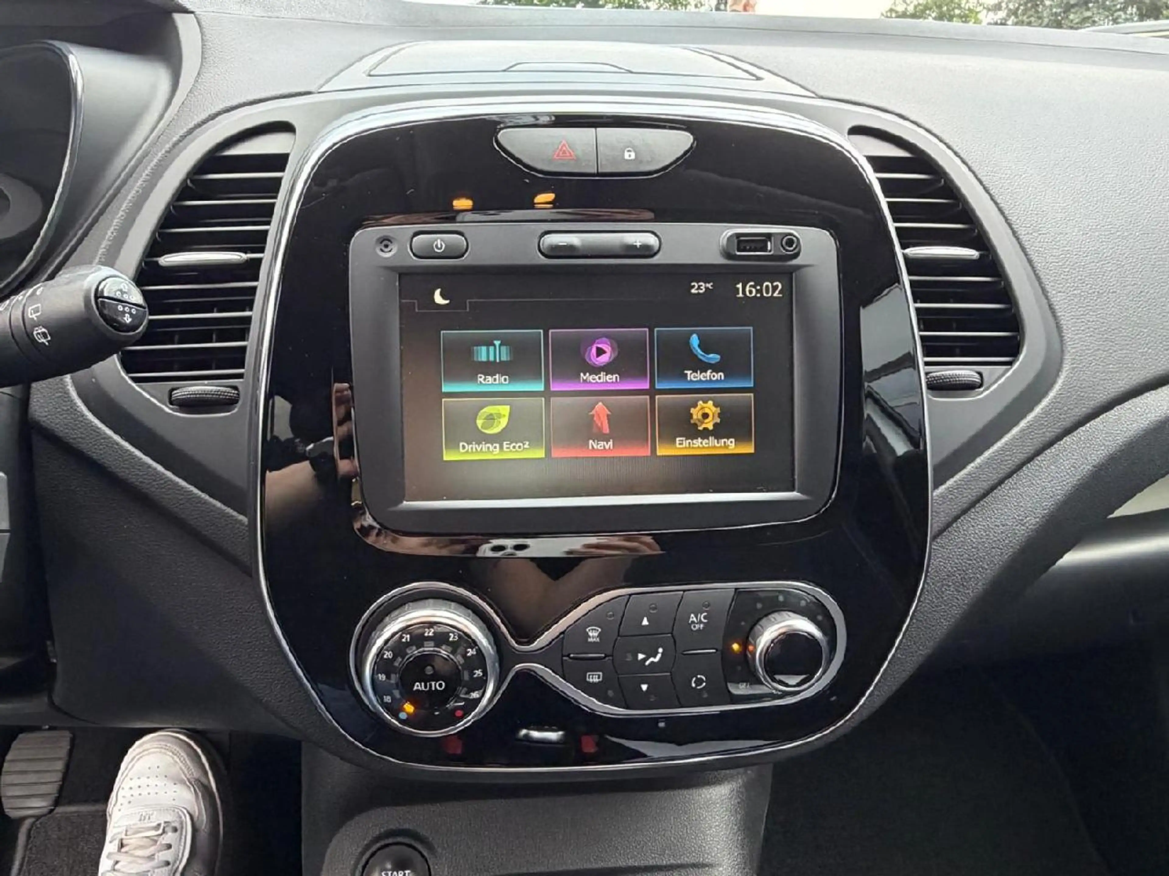 Renault Captur TCe 130 Limited — photo 9