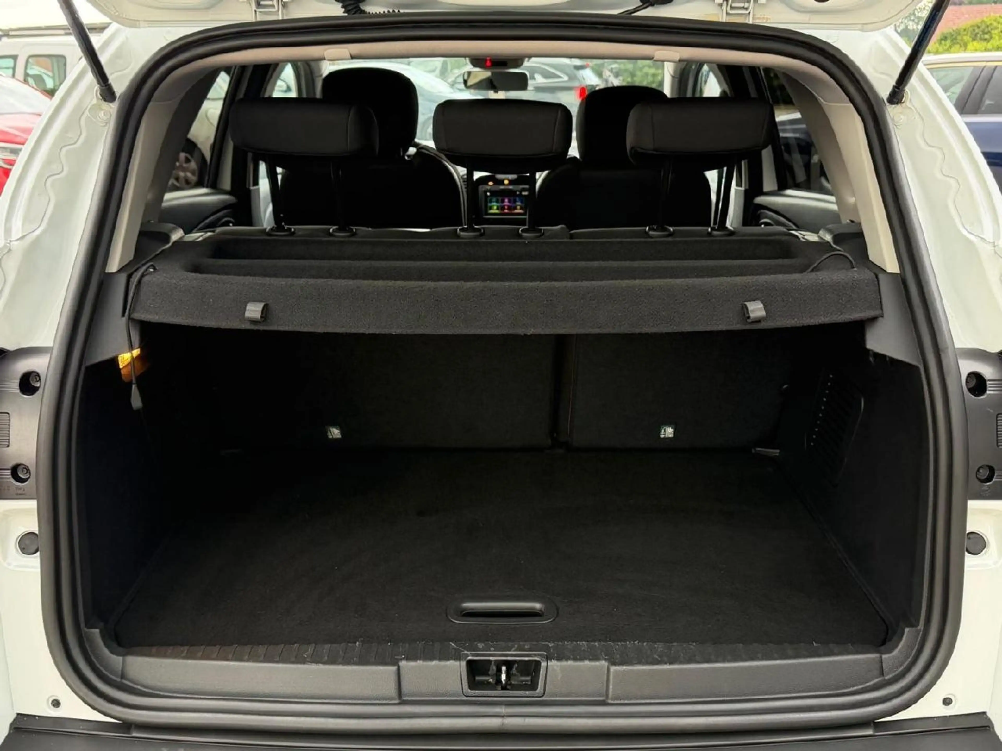 Renault Captur TCe 130 Limited — photo 14