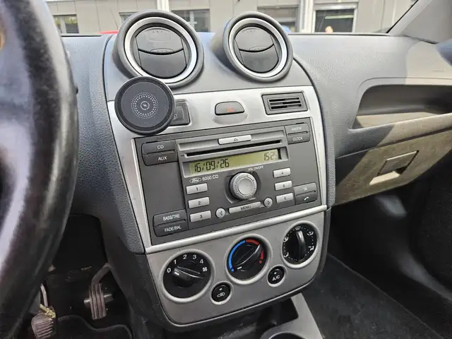 Ford Fiesta view 11