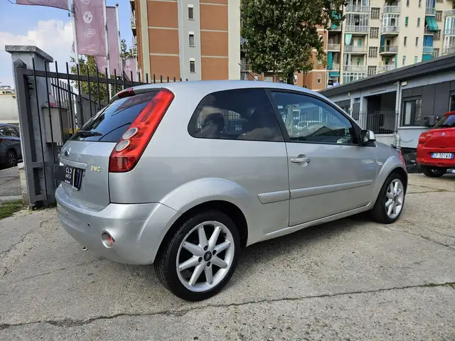 Ford Fiesta view 4