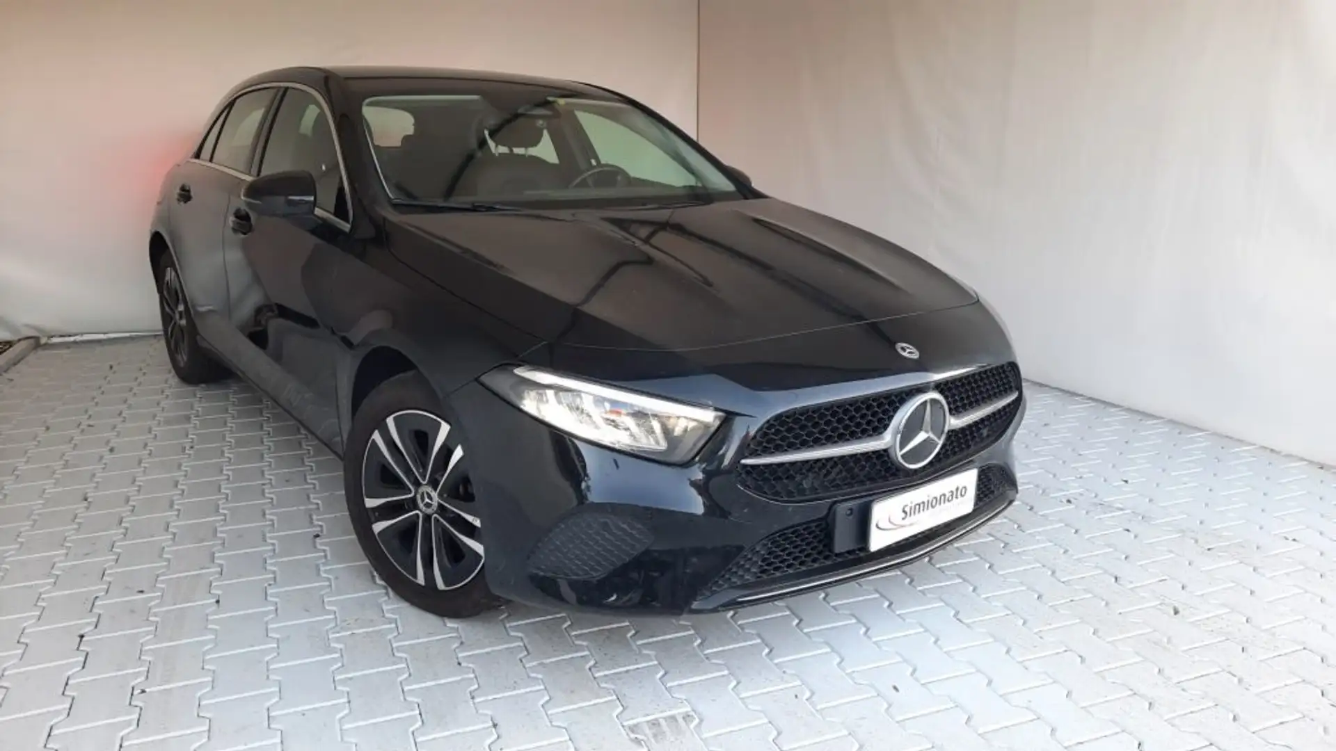 Mercedes-Benz A 250 e hybrid EQ Advanced Nero - 2