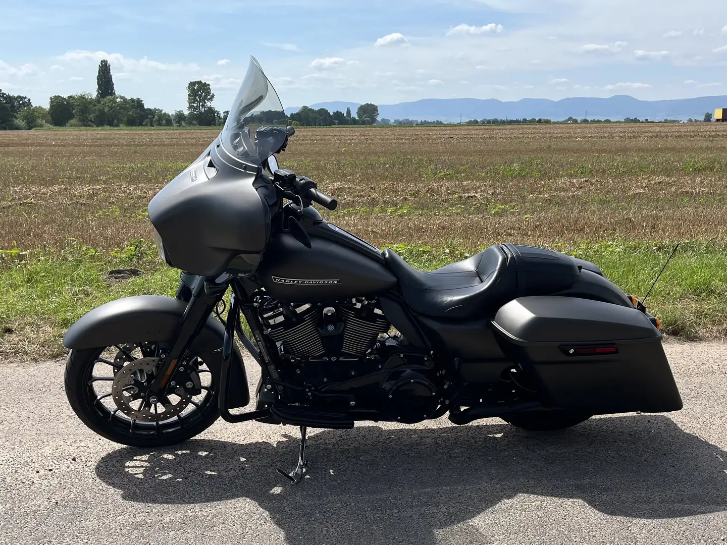 Harley-Davidson Street Glide Spezial - 1