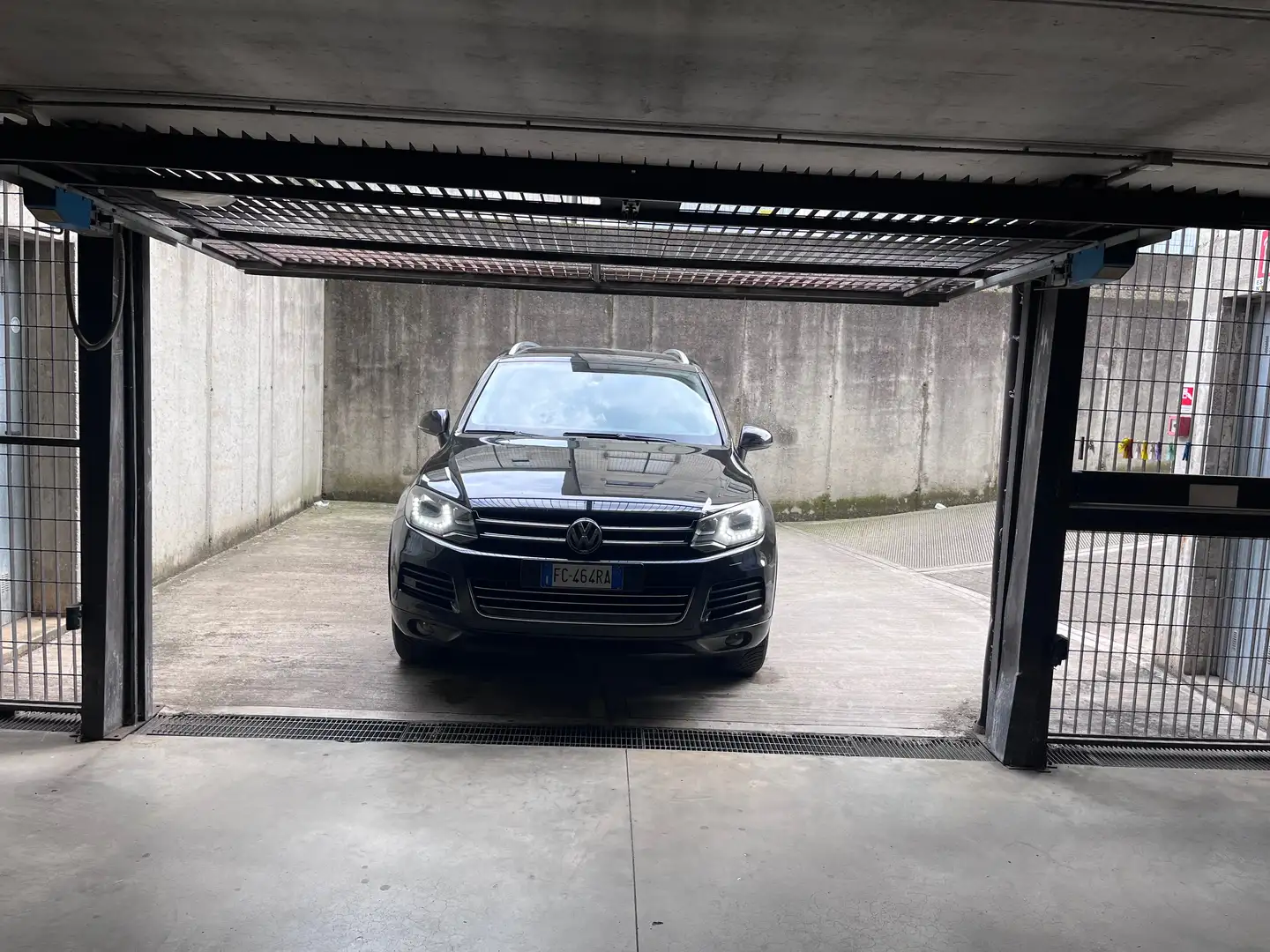 Volkswagen Touareg Touareg II 2010 3.0 V6 tdi Executive 245cv tiptron Nero - 2