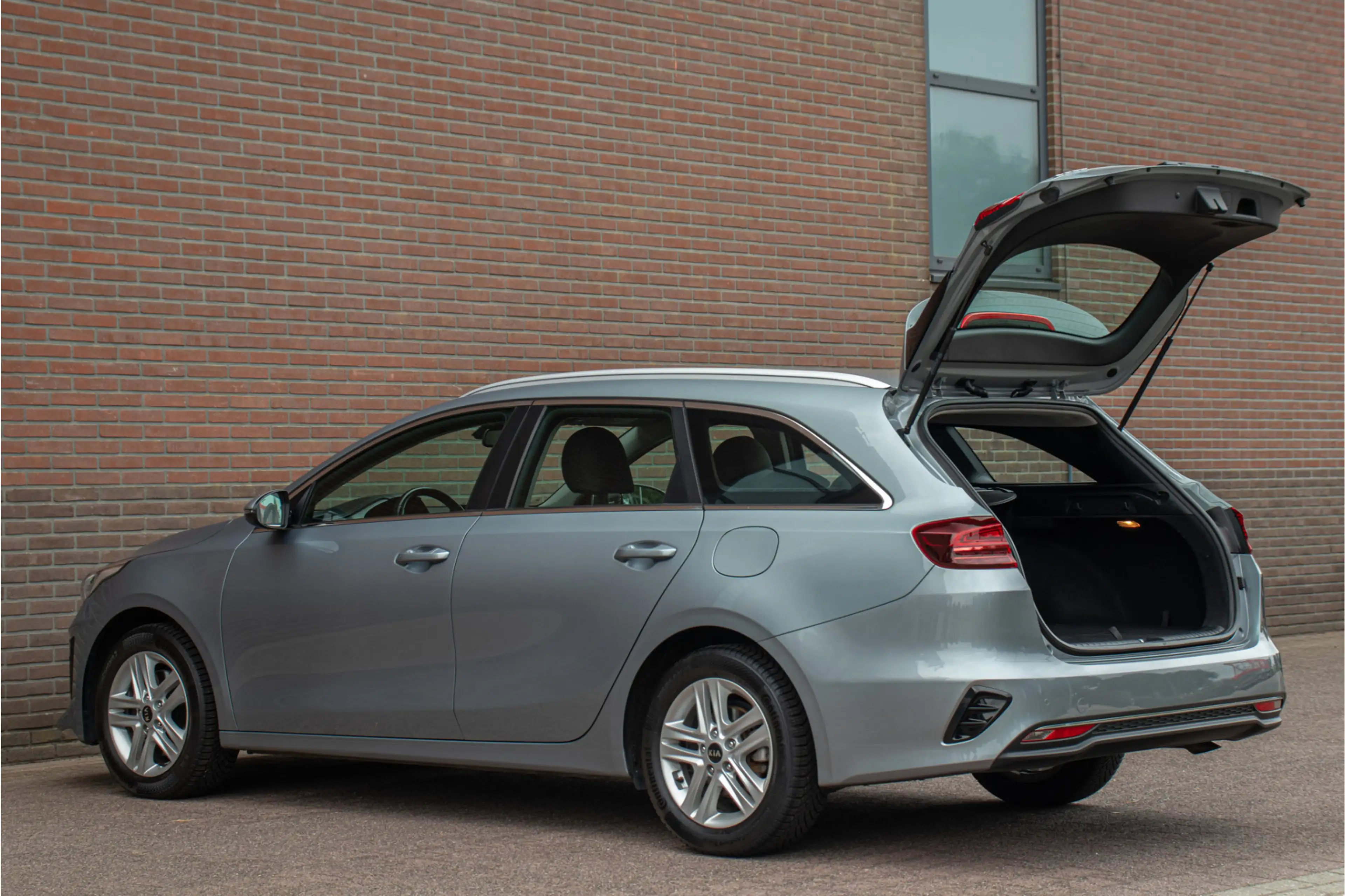 Kia Ceed / cee'd 1.0 T-GDi DynamicLine, Origineel NL, Camera, Carpl — photo 26
