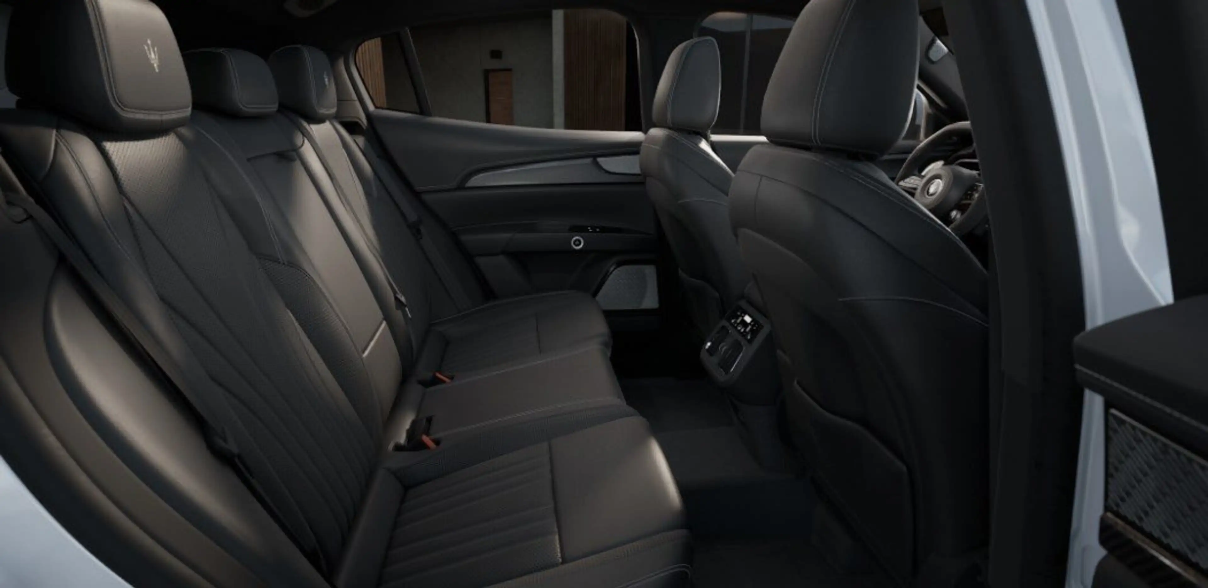 Maserati Grecale Modena V6 NEW MY27 PANO + ALCANTARA LENKRAD — photo 8