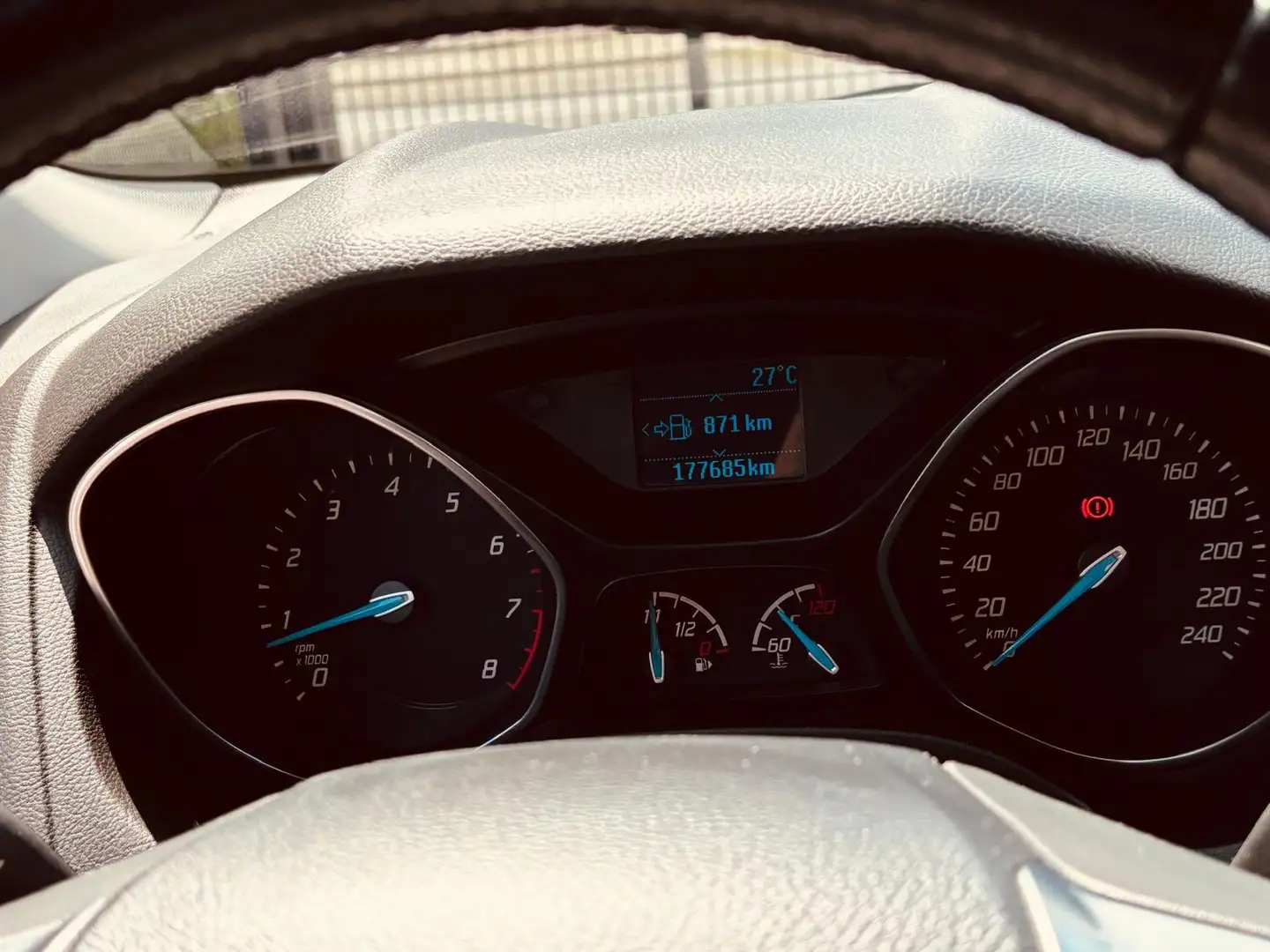 Ford Focus Turnier 1.0 EcoBoost Start-Stopp-System Titanium Braun - 2