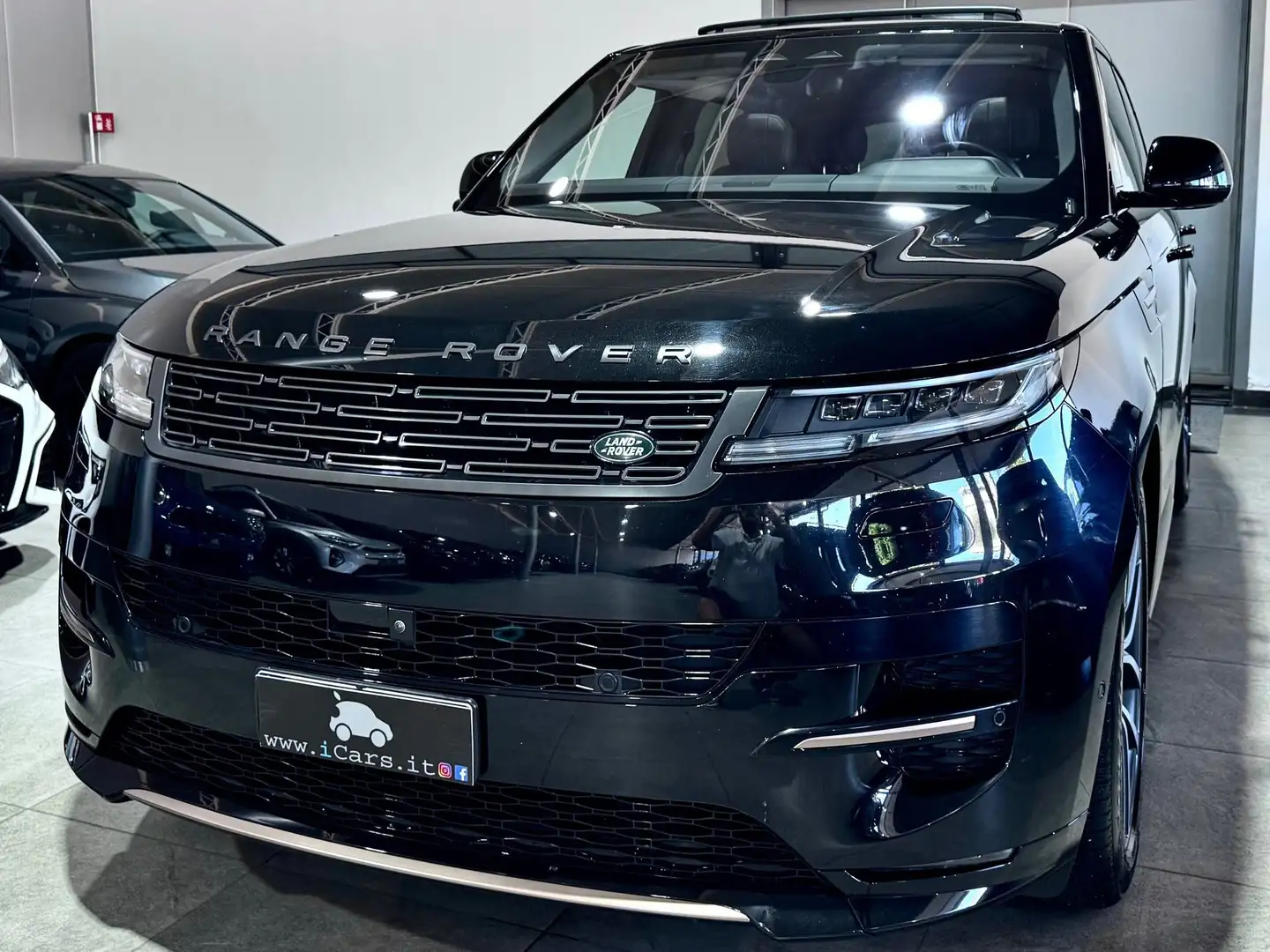 Land Rover Range Rover Sport 3.0d i6 300CV Mhev AWD Dynamic HSE Noir - 1